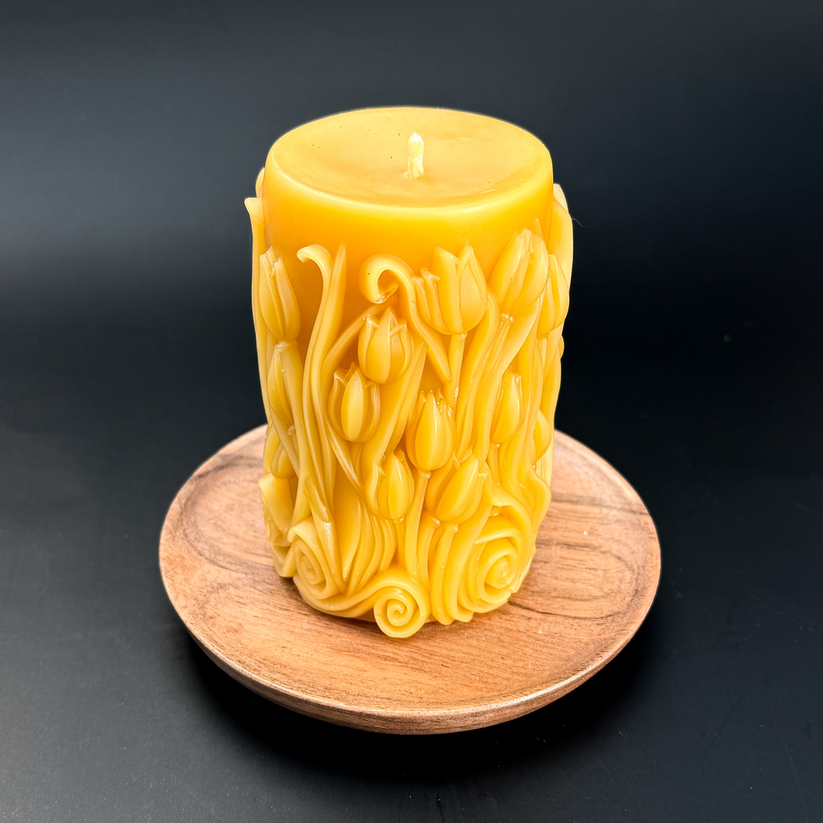 Beeswax pillar, tulips